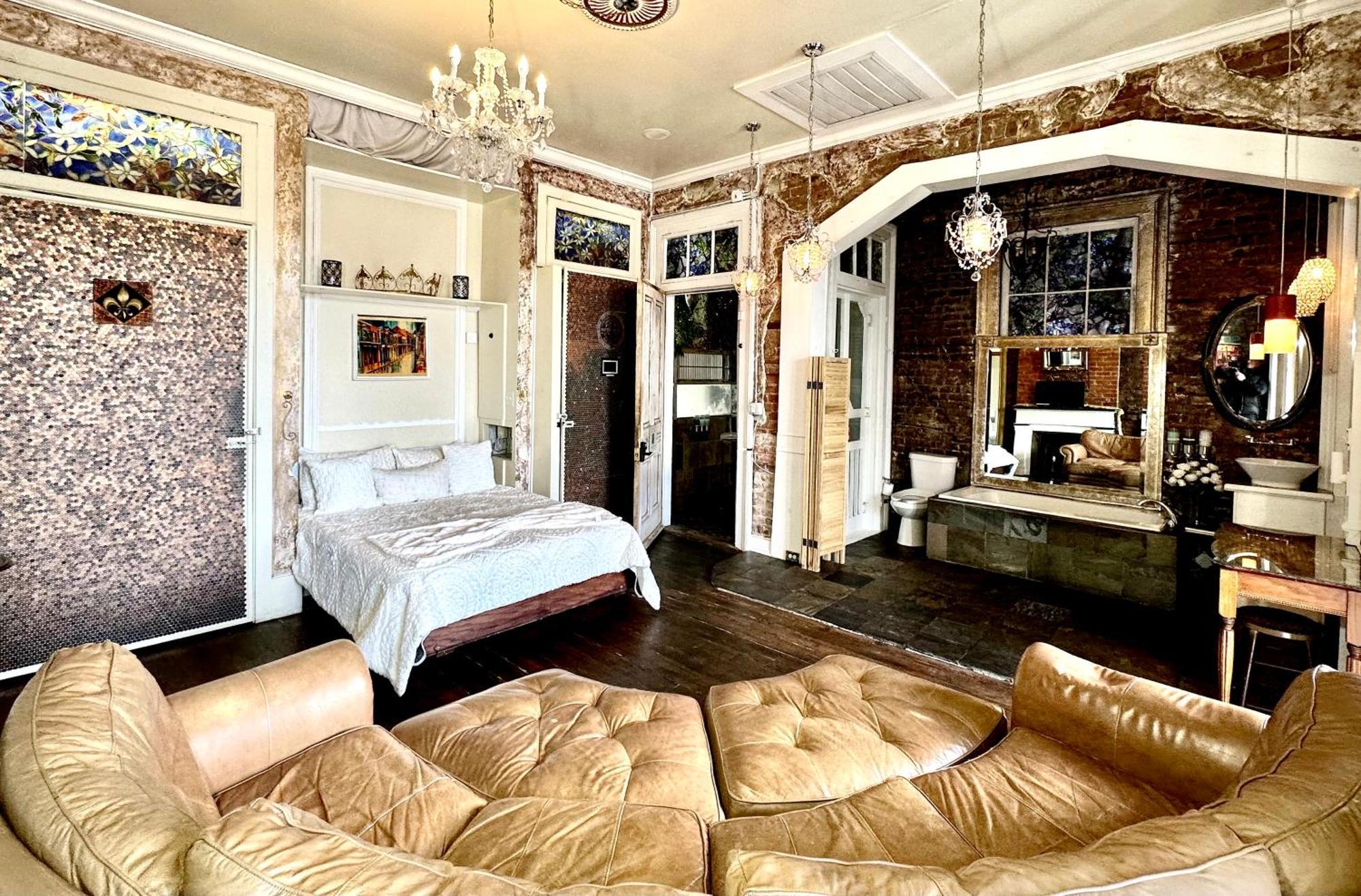 Suite Balcony,1521859759:JPEG